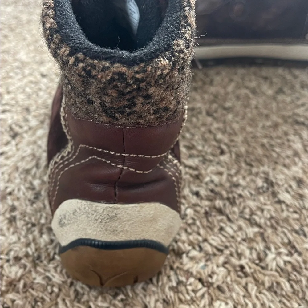 Merrell Puffin Lace Mid Brown Women's Lined Suede Lace Up Snow Boots size 6.5
